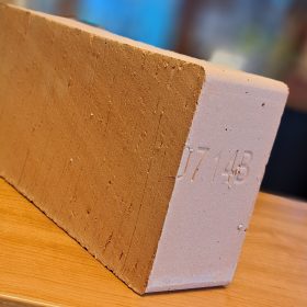 Bakonytherm extra nyomószilárdságú km. tömör tégla